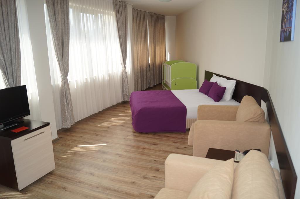 Hotel Kardjali Kurdzhali ภายนอก รูปภาพ