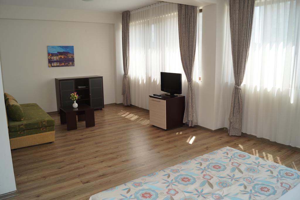 Hotel Kardjali Kurdzhali ภายนอก รูปภาพ