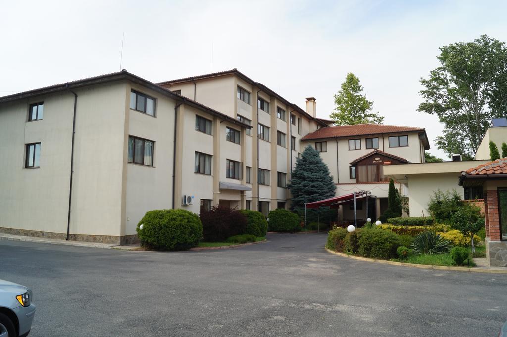 Hotel Kardjali Kurdzhali ภายนอก รูปภาพ