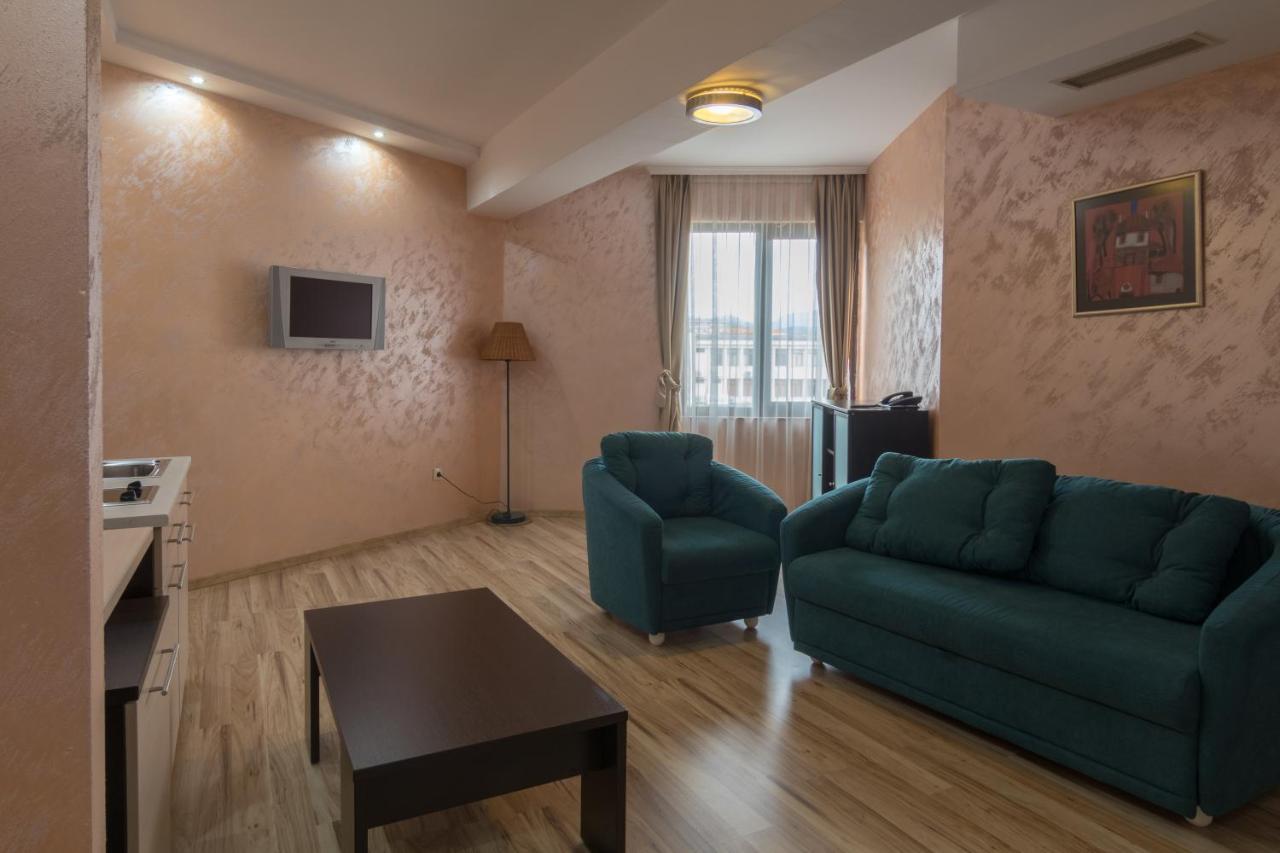 Hotel Kardjali Kurdzhali ภายนอก รูปภาพ